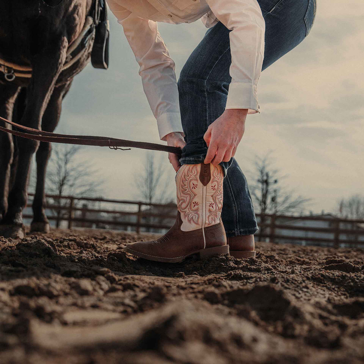 Women's Shyloh Western Boots Honey Tan Metallic Peach